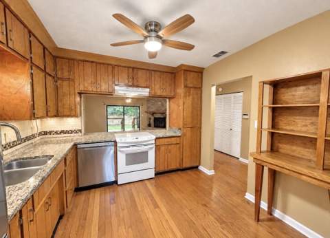 2431 Ryan Place, Tallahassee FL - photo 8 of 33