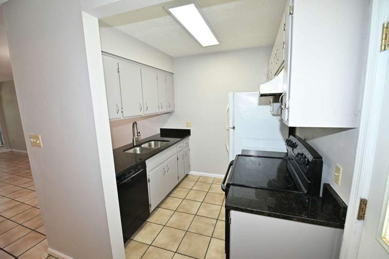2 bedroom Townhouse at 2319 Green Timbers Trail, The Timbers, Tallahassee — photo 5