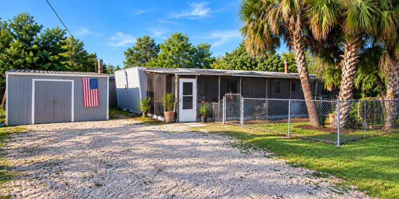 1 bedroom ManufacturedHome at 313 Canal Street, Shell Point Beach, Crawfordville — photo 2