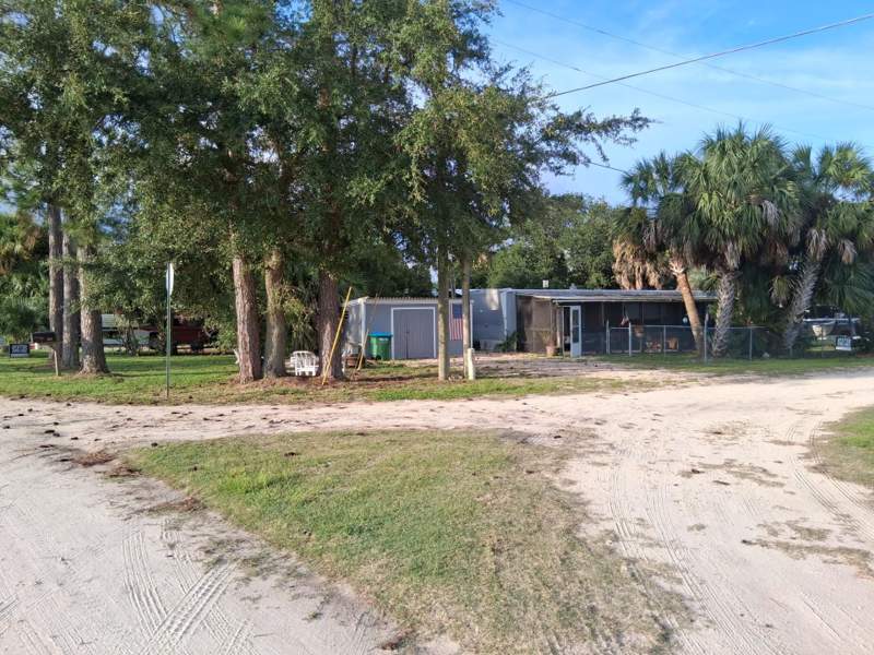 1 bedroom ManufacturedHome at 313 Canal Street, Shell Point Beach, Crawfordville — photo 3