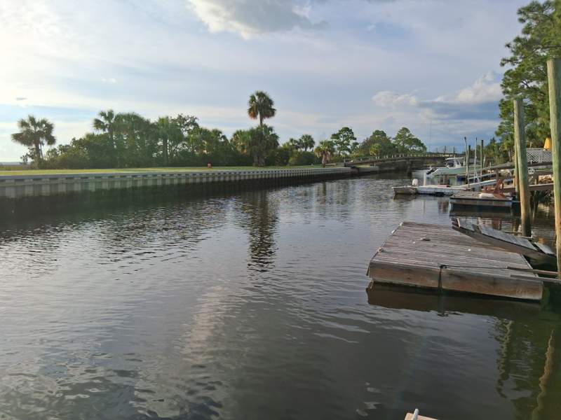 1 bedroom ManufacturedHome at 313 Canal Street, Shell Point Beach, Crawfordville — photo 4