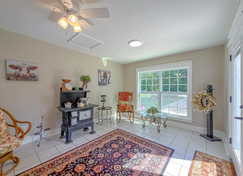 4 bedroom Detached at 2210 wall Street, wallwood Heights, Tallahassee — photo 3