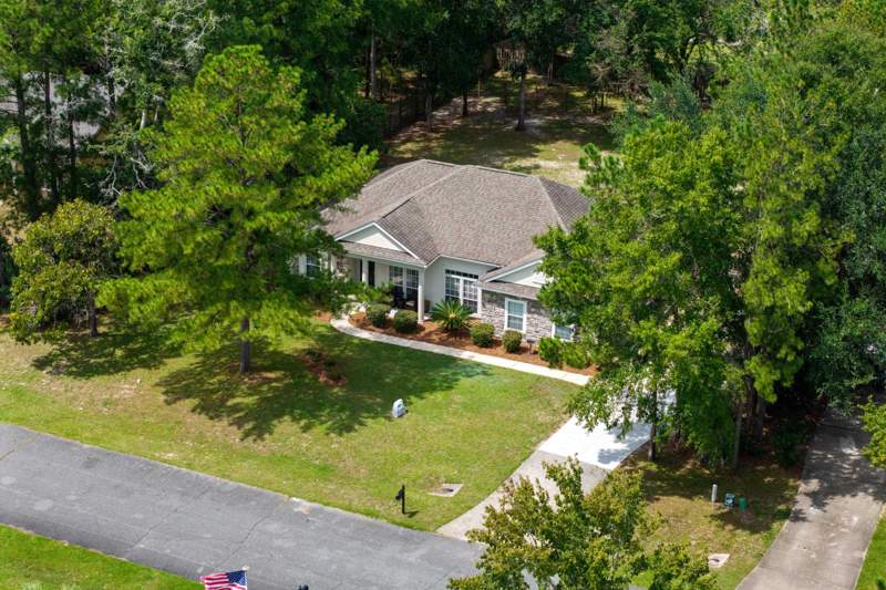 3 bedroom Detached at 148 Carriage Drive, The Farm, Crawfordville — photo 2