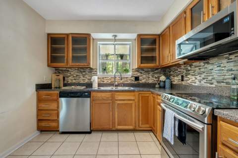 8381 Hunters Ridge Trail, Tallahassee FL - photo 13 of 43