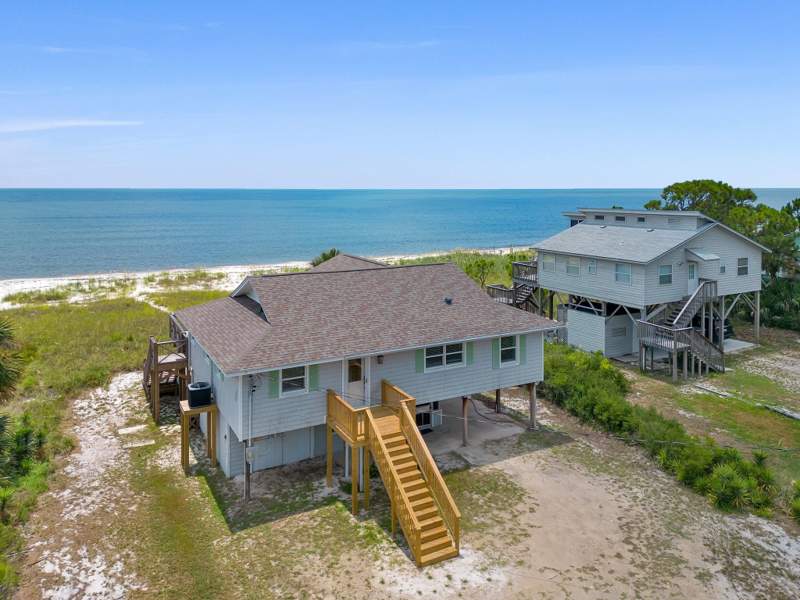 3 bedroom Detached at 1141 Alligator Drive, Holiday Beach, Alligator Point — photo 2