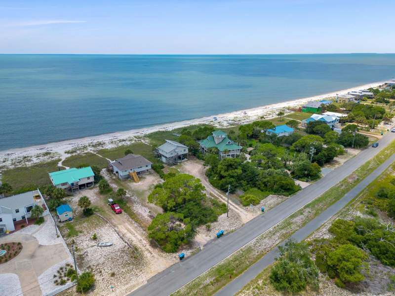 3 bedroom Detached at 1141 Alligator Drive, Holiday Beach, Alligator Point — photo 4