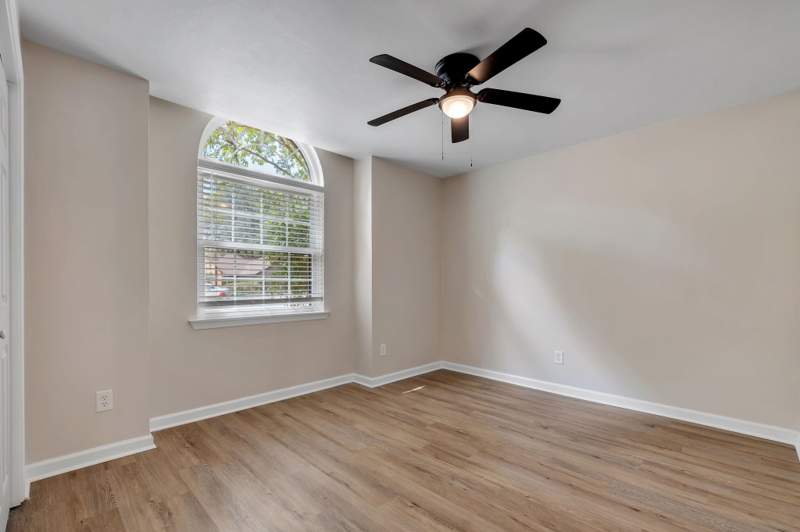 2 bedroom Townhouse at 4439 Stratfordshire Court, Kinsail, Tallahassee — photo 3