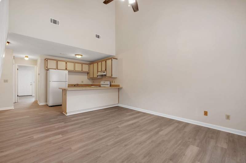2 bedroom Townhouse at 2308 Hartsfield Way, Shadowlawn Cluster Homes, Tallahassee — photo 4