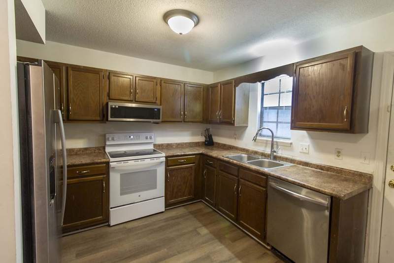 2 bedroom Townhouse at 1021 Crossing Brook Way, Rockbrook East, Tallahassee — photo 2