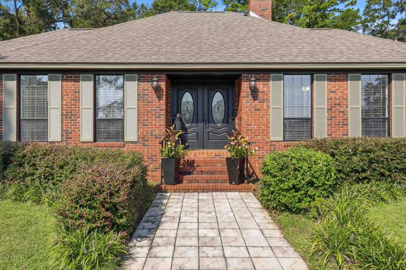 4 bedroom Detached at 2596 Arendell Way, Arendell Hill, Tallahassee — photo 2