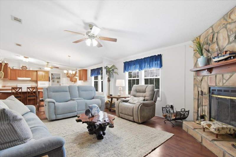 3 bedroom ManufacturedHome at 15670 Bonita Boulevard, Adams Beach Oaks, Perry — photo 5