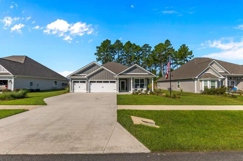 4 bedroom Detached at 52 Springdale Drive, Summerfield, Crawfordville — photo 2