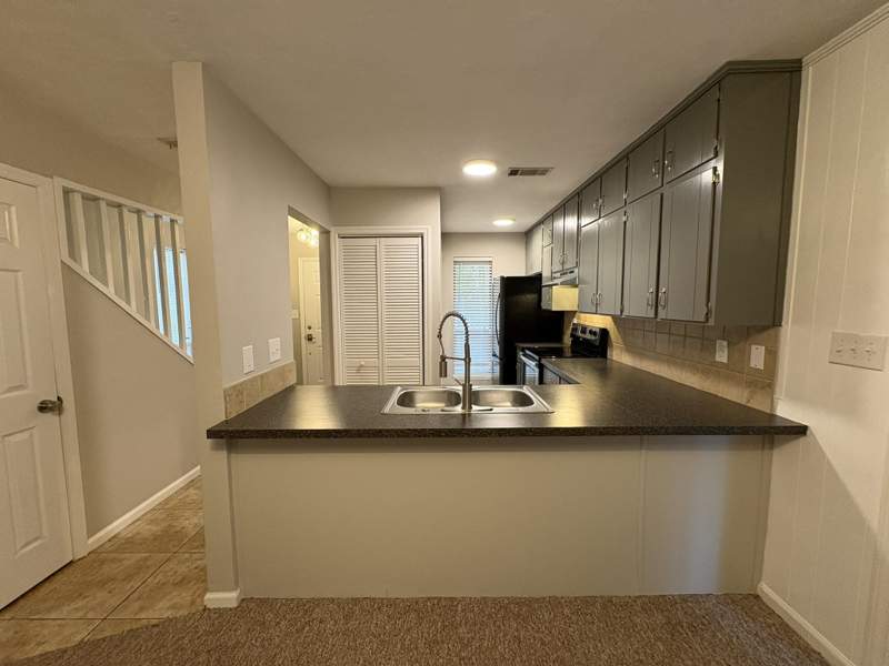 2 bedroom Townhouse at 1924 Hidden Valley, Hidden Valley Unrecorded, Tallahassee — photo 2