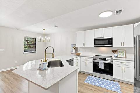 4411 Stratfordshire Court, Tallahassee FL - photo 16 of 52