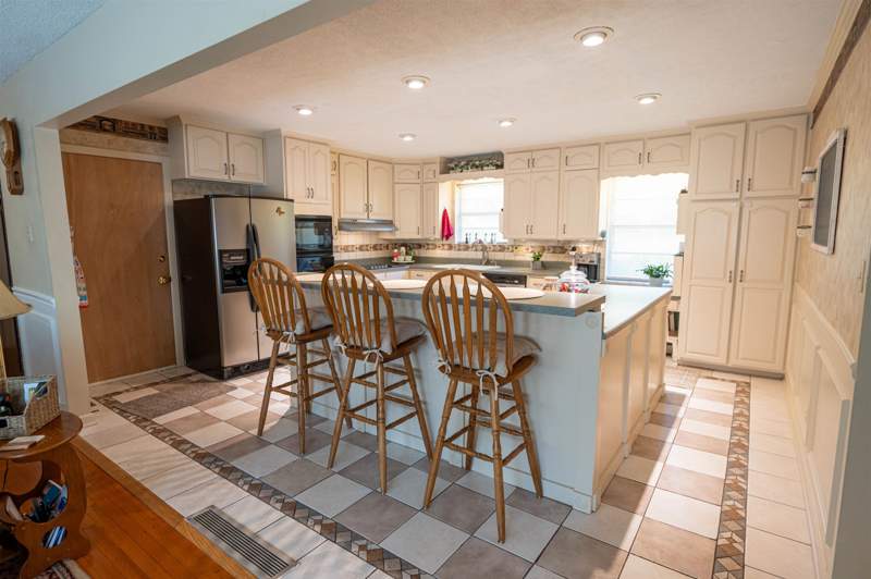 6 bedroom Detached at 2102 Great Oak Drive, Holly Hills, Tallahassee — photo 5