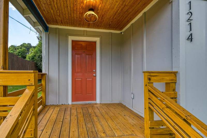 2 bedroom Detached at 1214 N Macomb Street, Capital Heights, Tallahassee — photo 2
