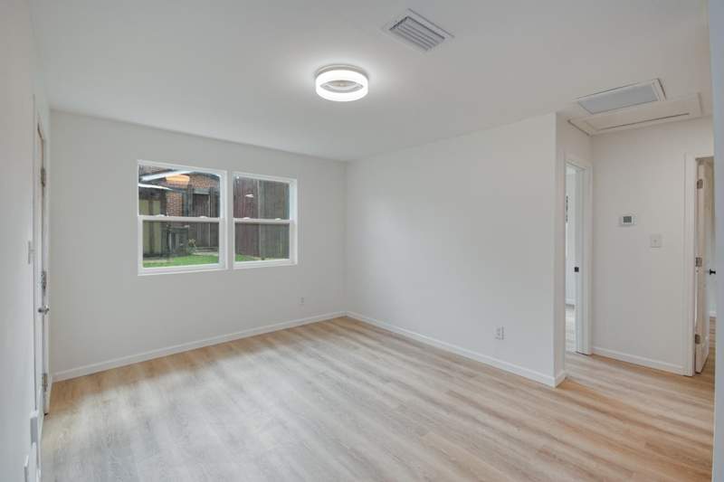 2 bedroom Detached at 1214 N Macomb Street, Capital Heights, Tallahassee — photo 4