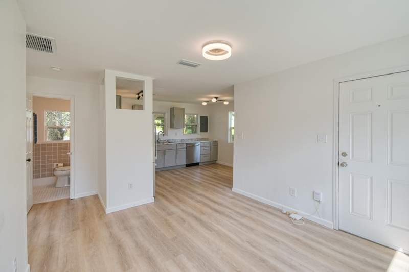 2 bedroom Detached at 1214 N Macomb Street, Capital Heights, Tallahassee — photo 5