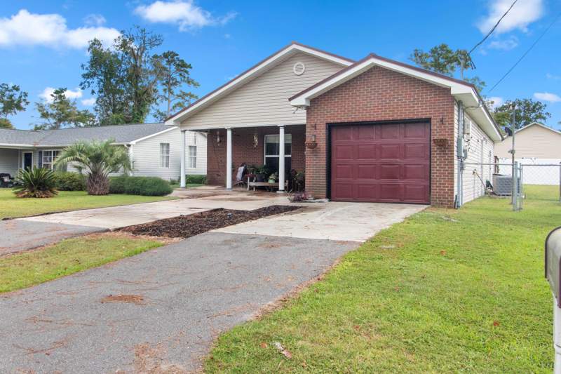 3 bedroom Detached at 31 Nelson Road, Greiners Addition, Crawfordville — photo 2