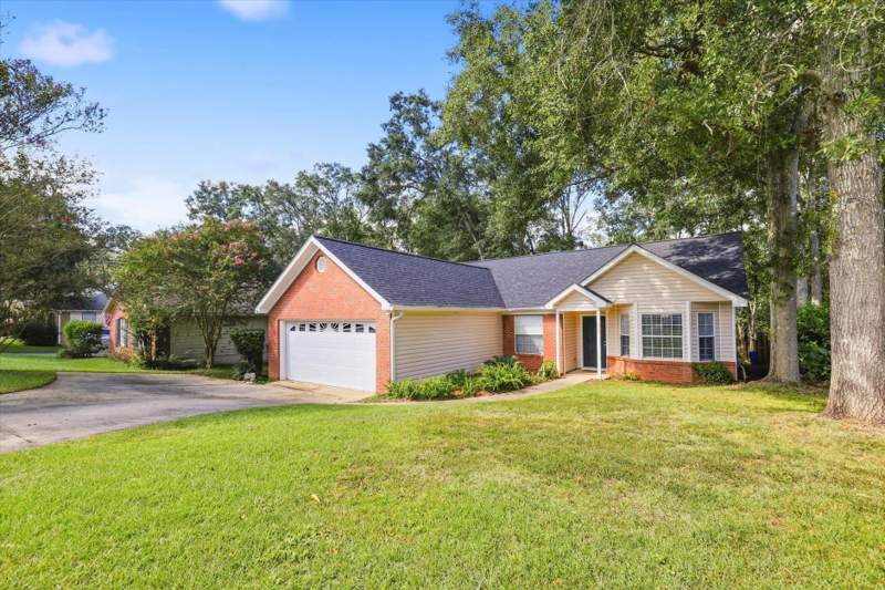 3 bedroom Detached at 5700 Emma Lane, Countryside At Benjamins, Tallahassee — photo 4