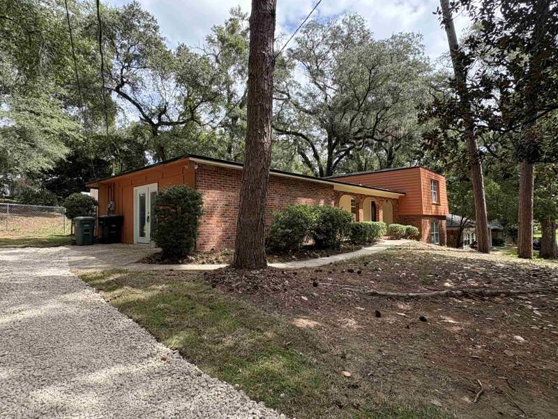 5 bedroom Detached at 1919 Nanticoke Circle, Holly Hills, Tallahassee — photo 3