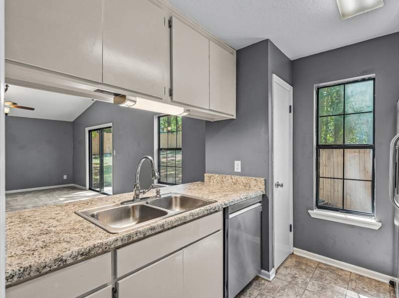 2 bedroom Townhouse at 1817 Meriadoc Road, Tharpe Street Village, Tallahassee — photo 4