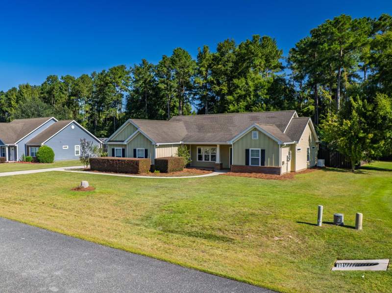 4 bedroom Detached at 215 Nandina Way, The Flowers, Crawfordville — photo 3