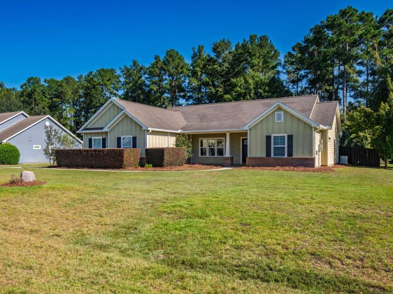 4 bedroom Detached at 215 Nandina Way, The Flowers, Crawfordville — photo 4