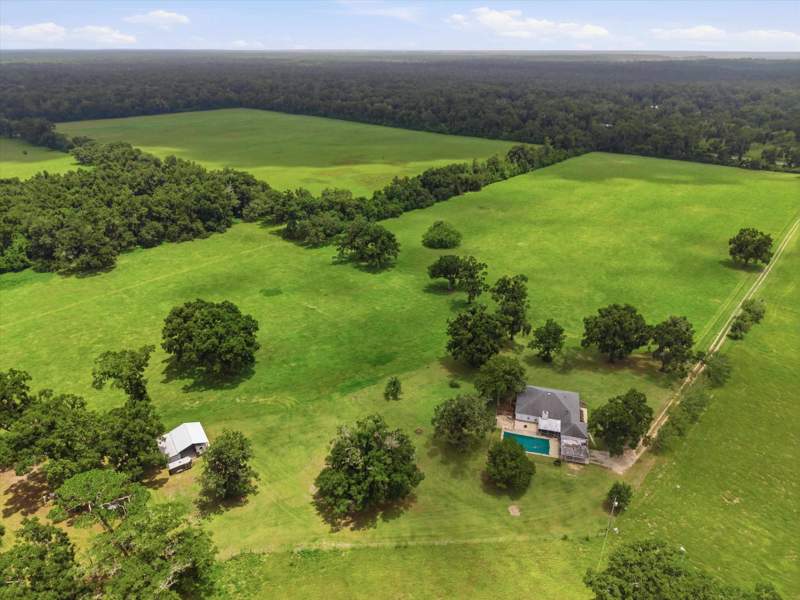 4 bedroom Detached at 109 Walker Farm Road, Walker Farm Subd, Crawfordville — photo 3