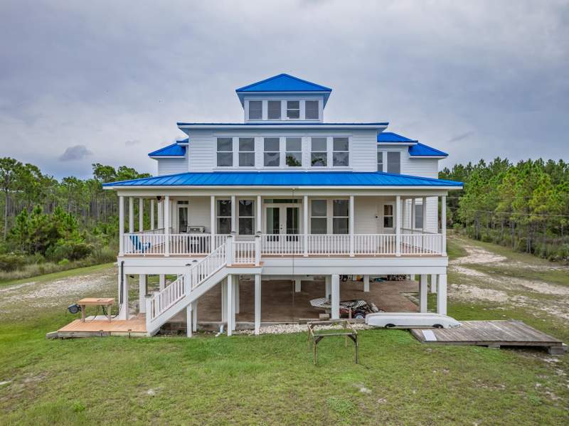 3 bedroom Detached at 713 Mill Road, Breezy Point, Carrabelle — photo 2