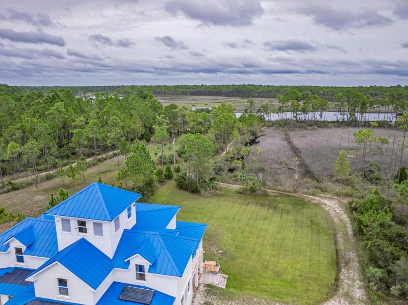 3 bedroom Detached at 713 Mill Road, Breezy Point, Carrabelle — photo 5