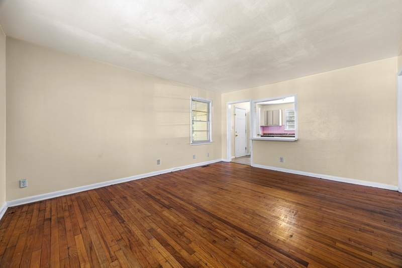 3 bedroom Detached at 607 Kyle Street, Azalea Park, Tallahassee — photo 2