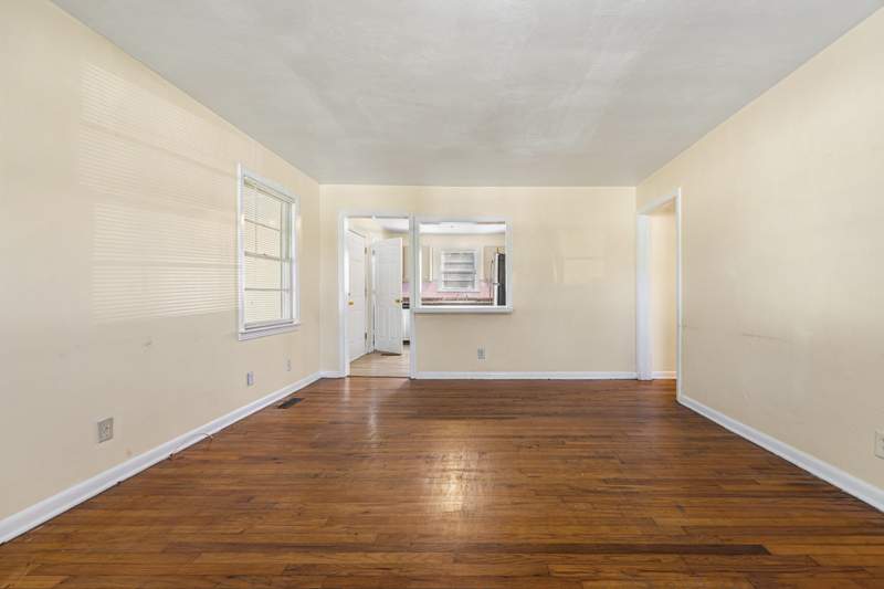 3 bedroom Detached at 607 Kyle Street, Azalea Park, Tallahassee — photo 4