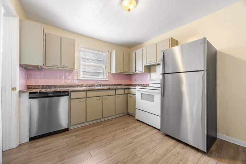 3 bedroom Detached at 607 Kyle Street, Azalea Park, Tallahassee — photo 5