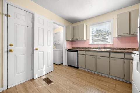 607 Kyle Street, Tallahassee FL - photo 6 of 38