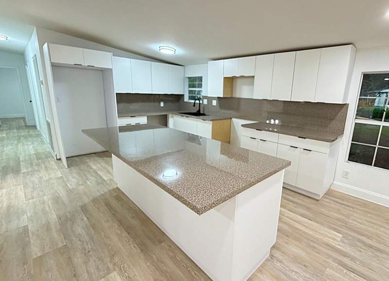 4 bedroom ManufacturedHome at 4048 Buster Road, Crown Ridge, Tallahassee — photo 3