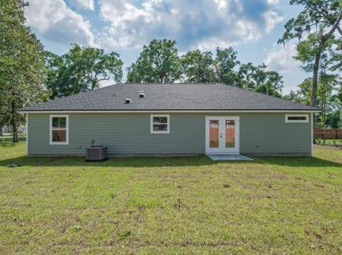 8 Crestwood Drive, Crawfordville FL - photo 7 of 39