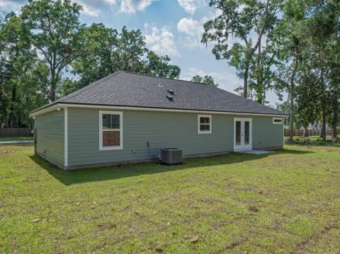 8 Crestwood Drive, Crawfordville FL - photo 8 of 39