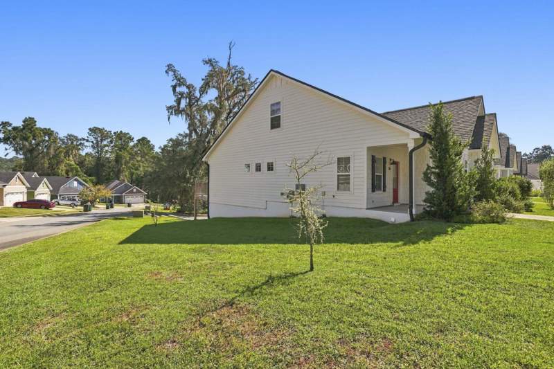 4 bedroom Detached at 105 Tumbling Oak Way, Villas at Mahan, Tallahassee — photo 2