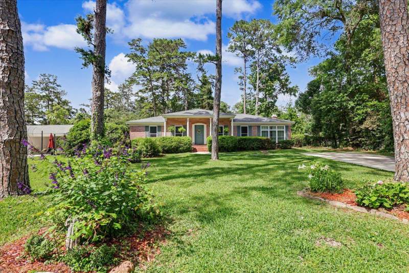 3 bedroom Detached at 2204 Woodbine Drive, Wallwood Heights, Tallahassee — photo 3