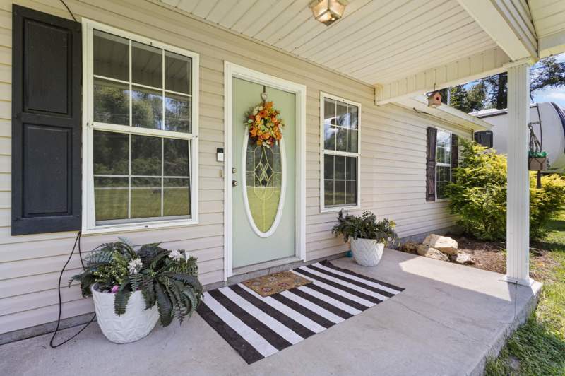 3 bedroom Detached at 198 NE Gloriosa Lane, Pine Trace Acres, Lee — photo 2