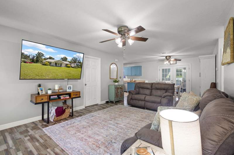 3 bedroom Detached at 198 NE Gloriosa Lane, Pine Trace Acres, Lee — photo 3