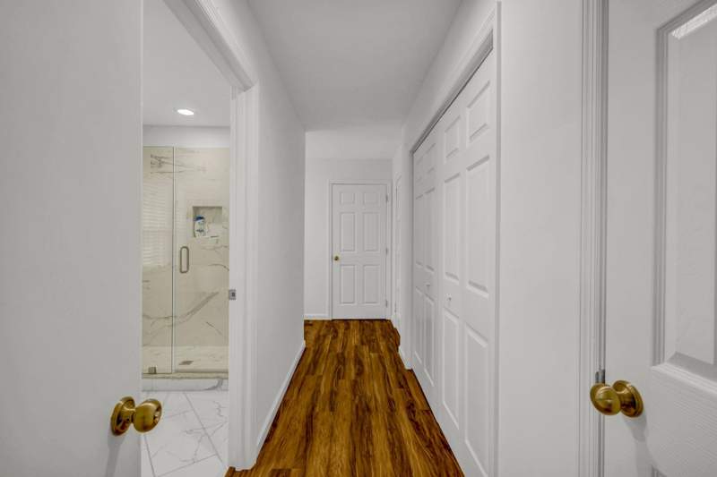 4 bedroom Detached at 324 NE Fraleigh Drive, Livingston Spring Acres, Madison — photo 4