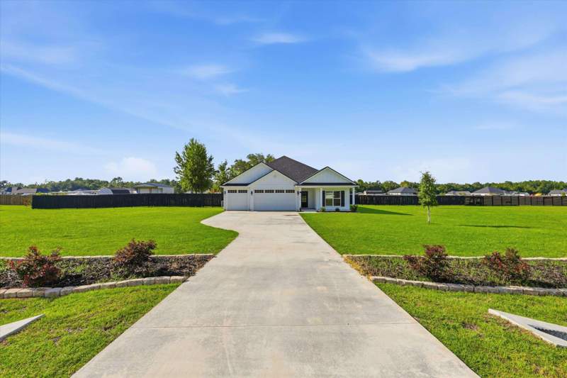 4 bedroom Detached at 347 Golden Loop, Meadows at Rehwinkel, Crawfordville — photo 2