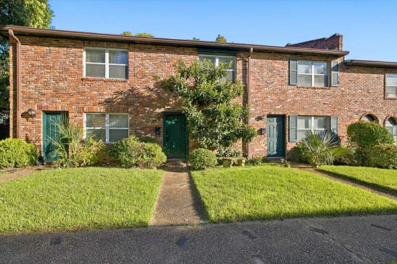 2 bedroom Condominium at 710 N Gadsden, The Lions, Tallahassee — photo 2