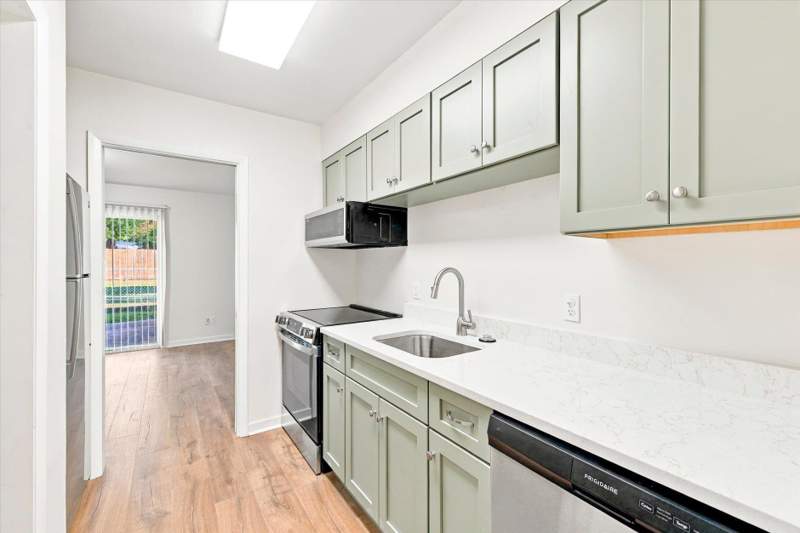 2 bedroom Condominium at 710 N Gadsden, The Lions, Tallahassee — photo 5
