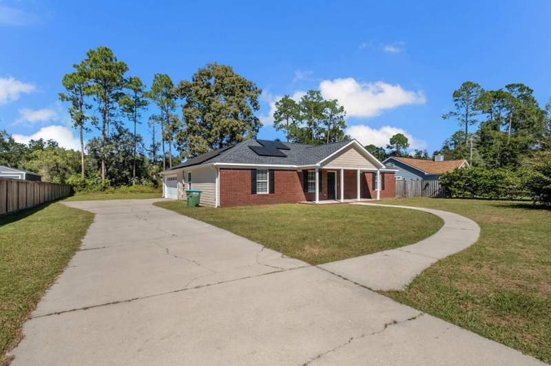 3 bedroom Detached at 10 Country Way, Commodore Commons, Crawfordville — photo 2
