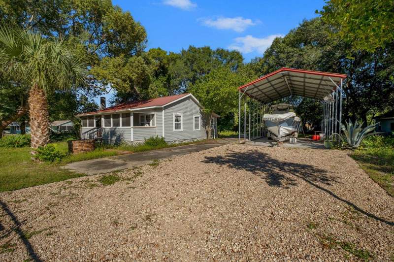 2 bedroom Detached at 308 NW 10Th Street, Picketts Add, Carrabelle — photo 2