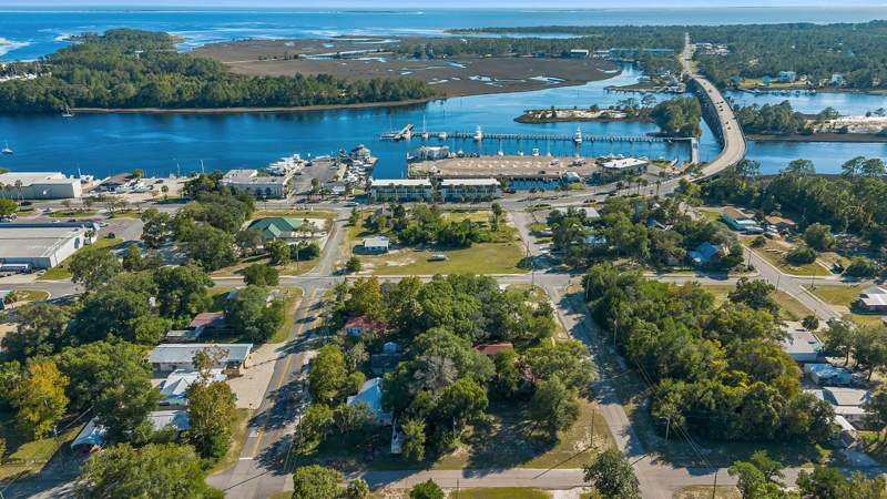 2 bedroom Detached at 308 NW 10Th Street, Picketts Add, Carrabelle — photo 3