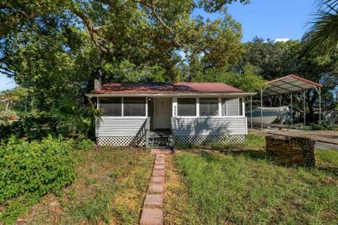 308 NW 10Th Street, Carrabelle FL - photo 8 of 41